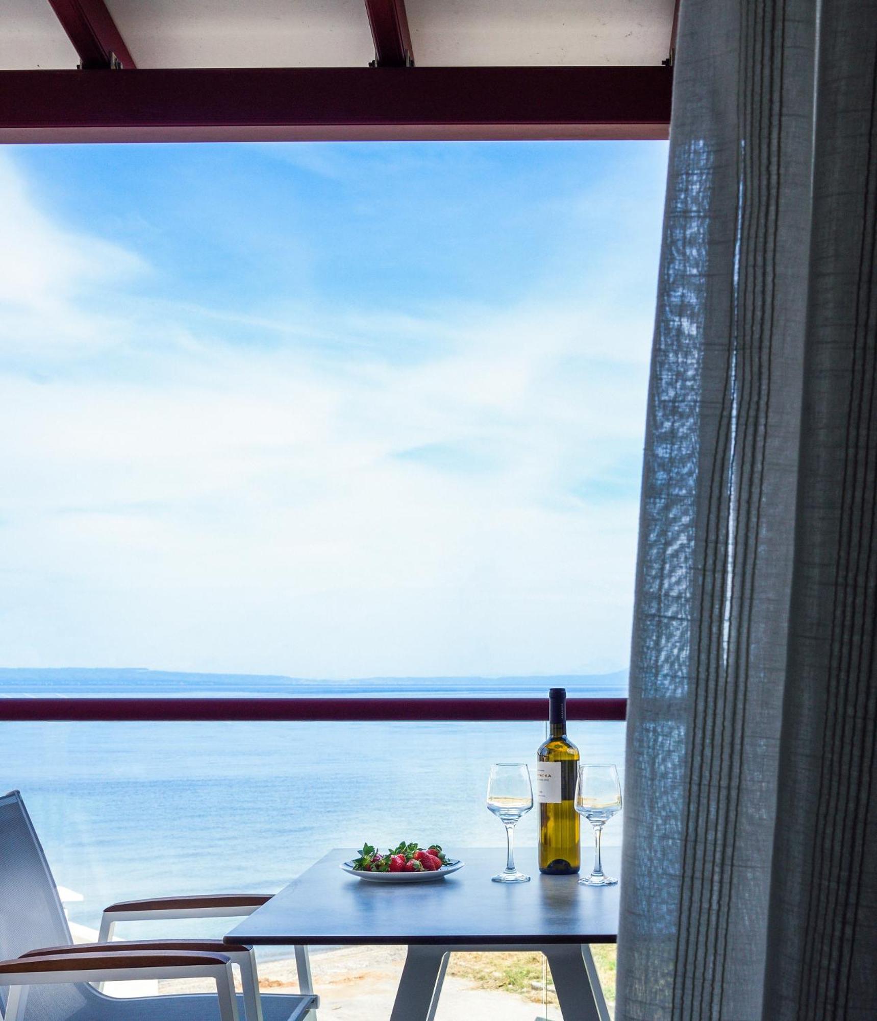 Elpiniki Luxury Rooms Nea Poteidaia Zewnętrze zdjęcie