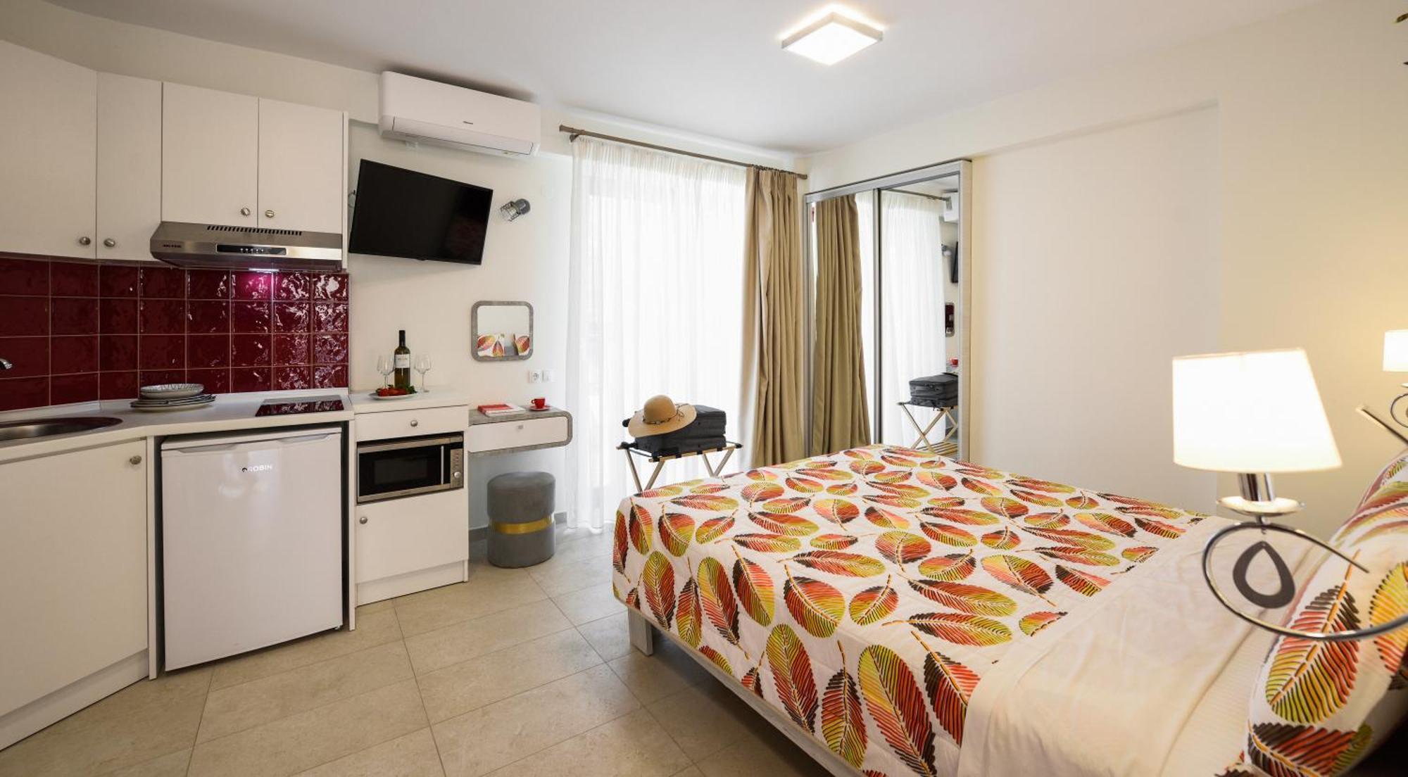 Elpiniki Luxury Rooms Nea Poteidaia Zewnętrze zdjęcie