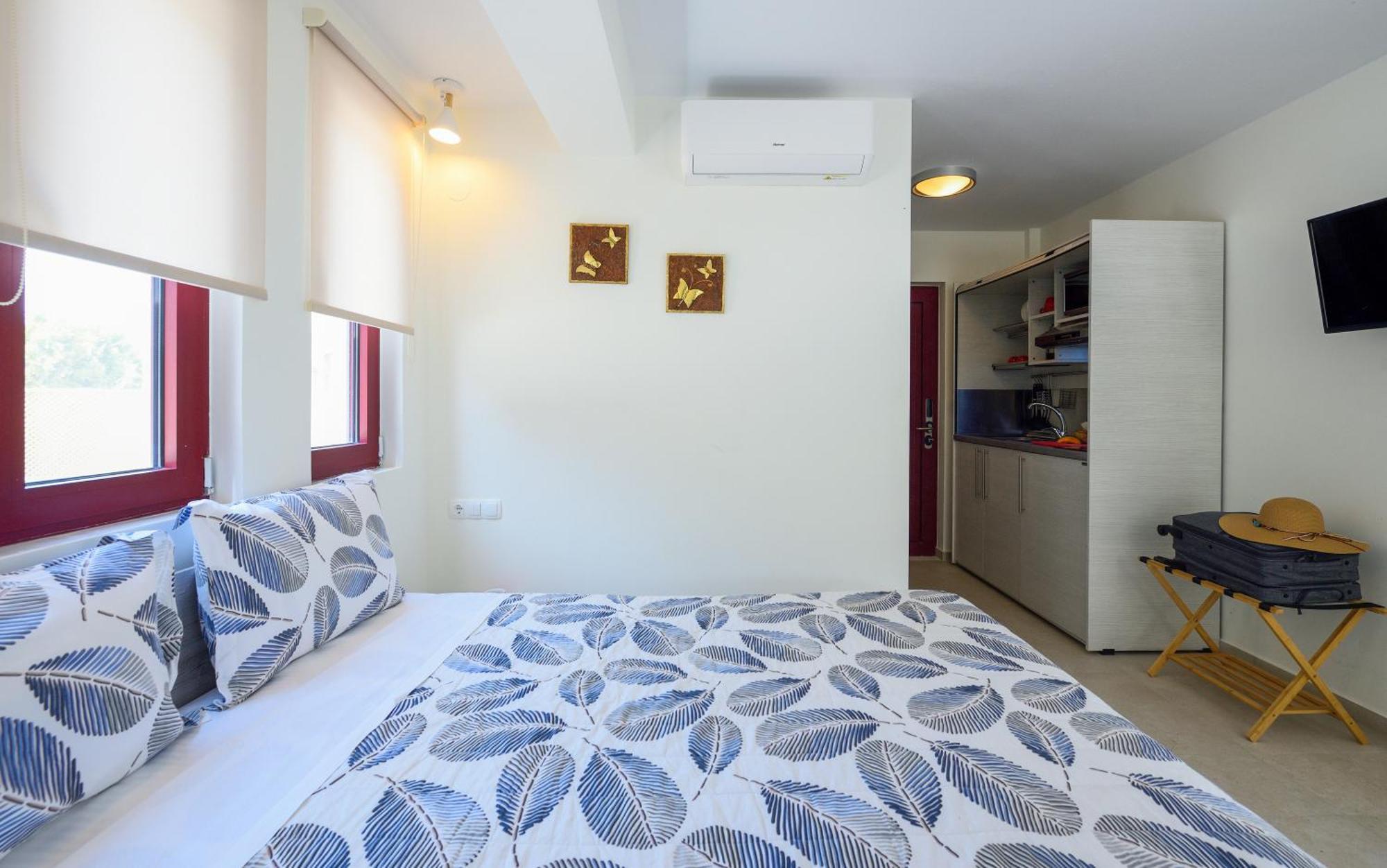 Elpiniki Luxury Rooms Nea Poteidaia Zewnętrze zdjęcie