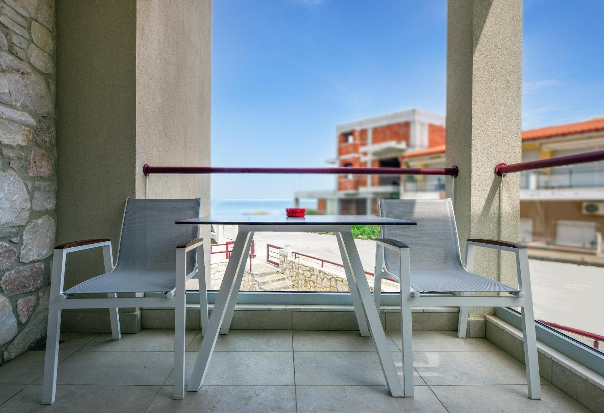 Elpiniki Luxury Rooms Nea Poteidaia Zewnętrze zdjęcie